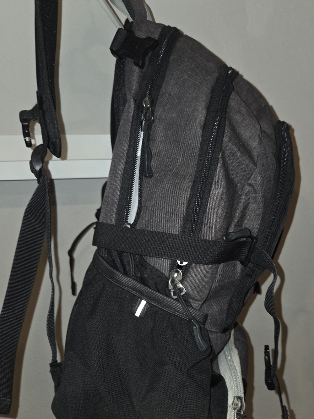Ozark Trail Gray Backpack - Durable Everyday Carry - Picture 3 of 8